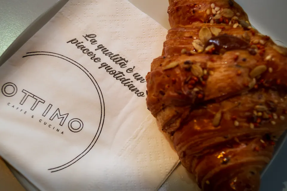 Cornetto servito sul tovagliolo di Ottimo